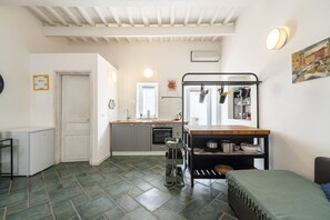 1 bedroom, iron/ironing board