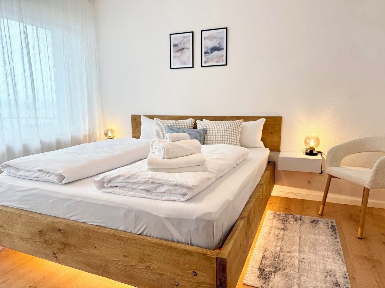 Iron/ironing board, WiFi, bed sheets