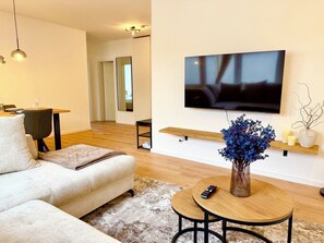 Living area - 3BR | parking, WLAN, home office, balcony, view, fully equipped. Kitchen (Bad Mergentheim)