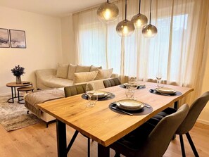 Dining - 3BR | parking, WLAN, home office, balcony, view, fully equipped. Kitchen (Bad Mergentheim)
