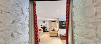 Bacchus Barn, 6 bedroom barn conversion