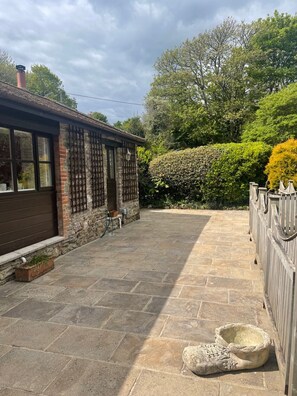 Terrace/patio - Bacchus Barn, 6 bedroom barn conversion (Bolberry)
