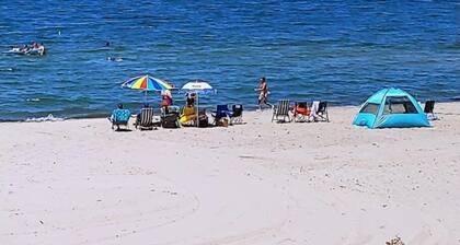 Private Beach, Peaceful Lakefront Setting, Bonfires & Sunset Views
