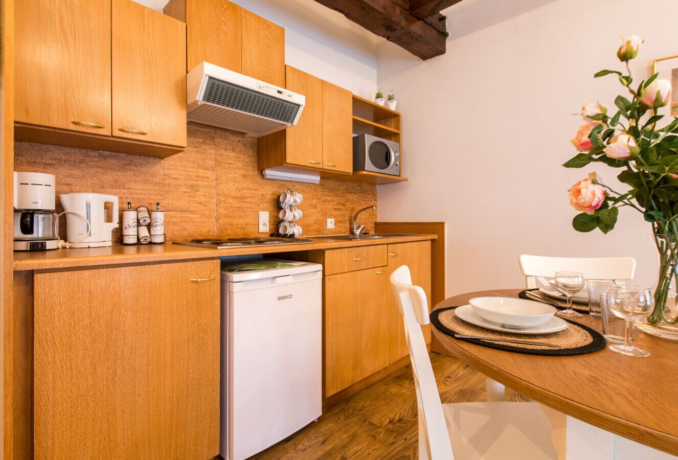 Microwave, oven, stovetop, coffee/tea maker
