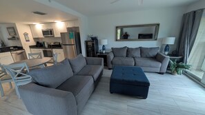 Smart TV, reproductor de DVD y libros 