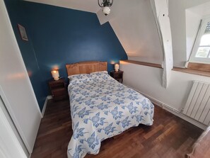 Room - House between land and sea in the quiet village of Quelmer (saint Malo)