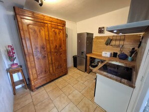 Private kitchen - House between land and sea in the quiet village of Quelmer (saint Malo)