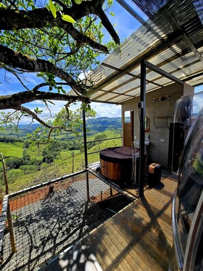 Deluxe Bungalow, River View | Teres/patio