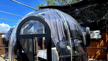 Deluxe Bungalow, River View | Outdoor spa tub