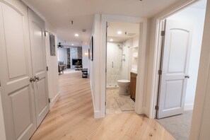 Bathroom -  Newly renovated "Fawngrove Pearl" retreat in Deer Valley-Free bus to ski resort (Park City)