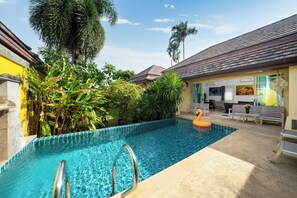 Pool - Tropical Pool Villa with 3 Bedrooms in Rawai (Tambon Rawai)
