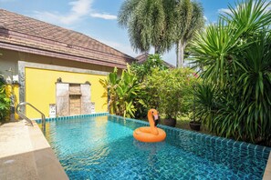 Pool - Tropical Pool Villa with 3 Bedrooms in Rawai (Tambon Rawai)