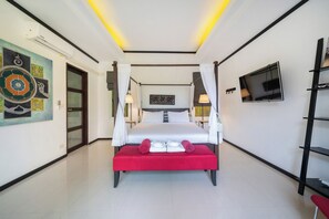 Iron/ironing board, WiFi, bed sheets - Tropical Pool Villa with 3 Bedrooms in Rawai (Tambon Rawai)