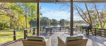 Riverfront 4-bedroom dog-friendly home on Blue Cove and the Rainbow River
