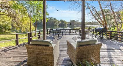 Riverfront 4-bedroom dog-friendly home on Blue Cove and the Rainbow River