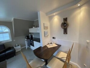Dining - Cozy retreat with fireplace, sunny balcony & stylish comfort (Zingst)