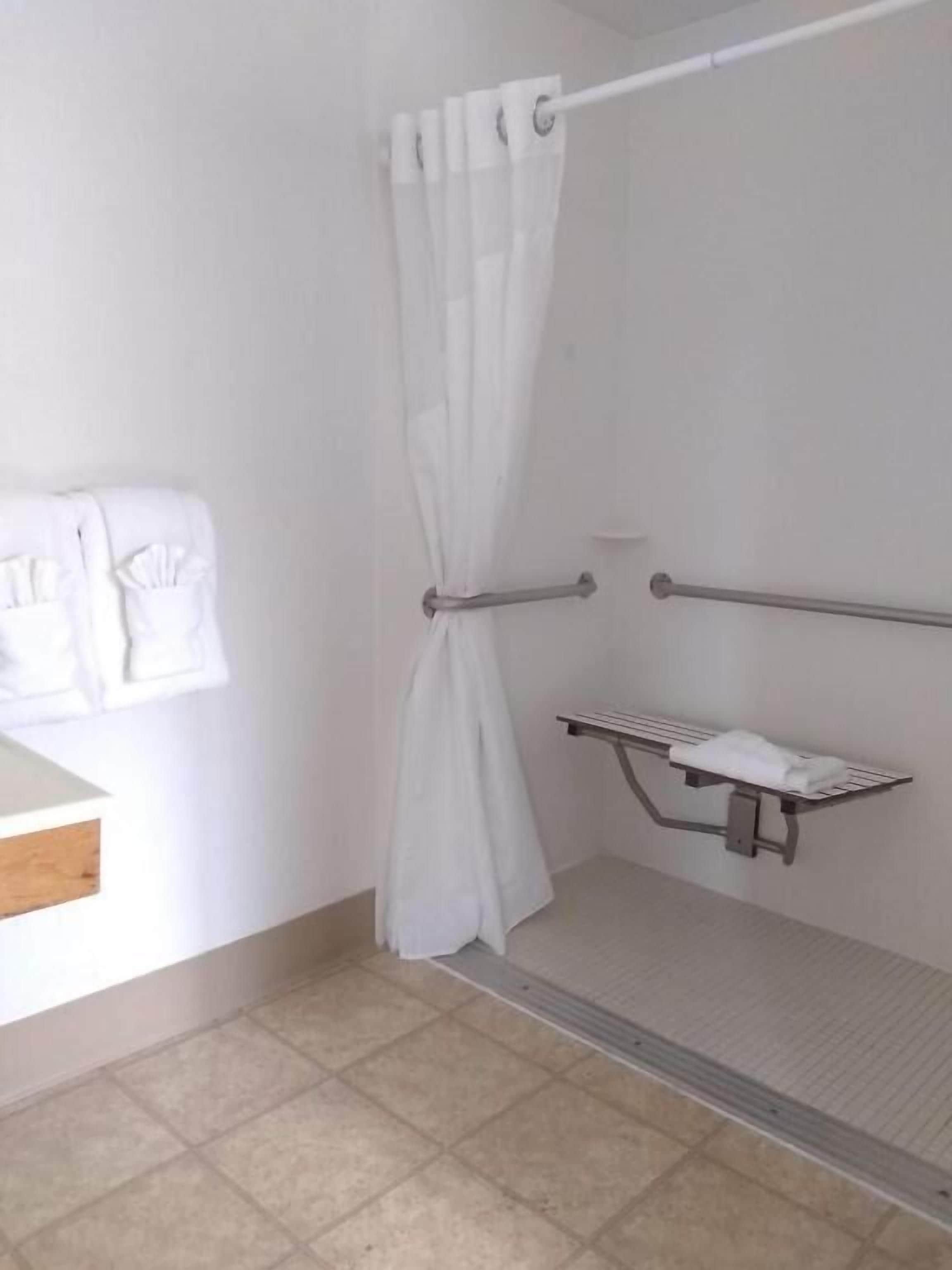 Deluxe Single Room | Bathroom