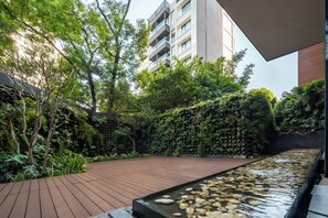 Property grounds - Luxe High-Rise AC Condo with Pool Gym and Spa in Condesa (Ciudad de México)
