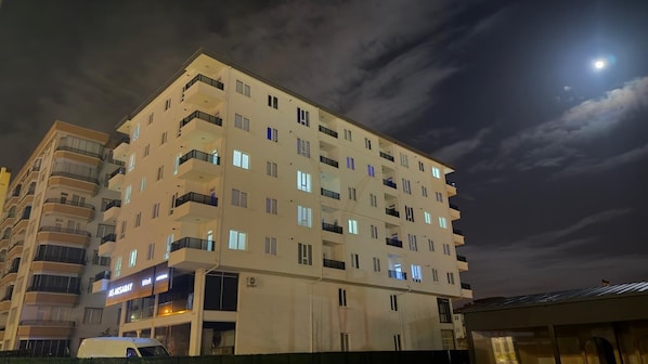 Family Twin Room, Balcony, City View | Exterior - Köşk Rezidans Apart (Aksaray)