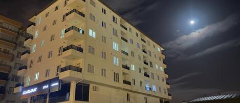 Family Twin Room, Balcony, City View | Exterior