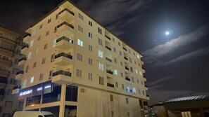 Family Twin Room, Balcony, City View | Exterior - Köşk Rezidans Apart (Aksaray)