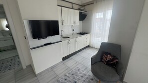 Family Twin Room, Balcony, City View | Living area