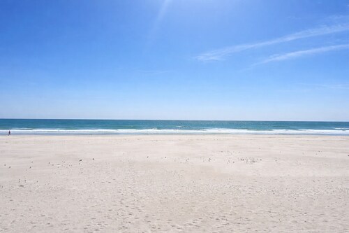 Show Me Carolina, Steps to Beach, Pet Friendl