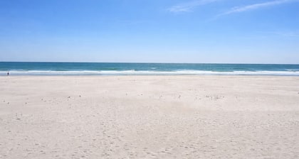 Show Me Carolina, Steps to Beach, Pet Friendl