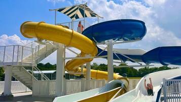 House, Multiple Beds, Pets allowed | Pool