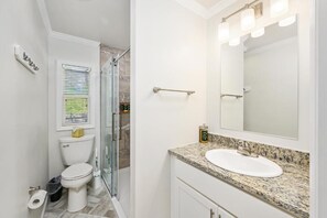 Maison, Plusieurs lits, animaux de compagnie acceptés | Salle de bain
