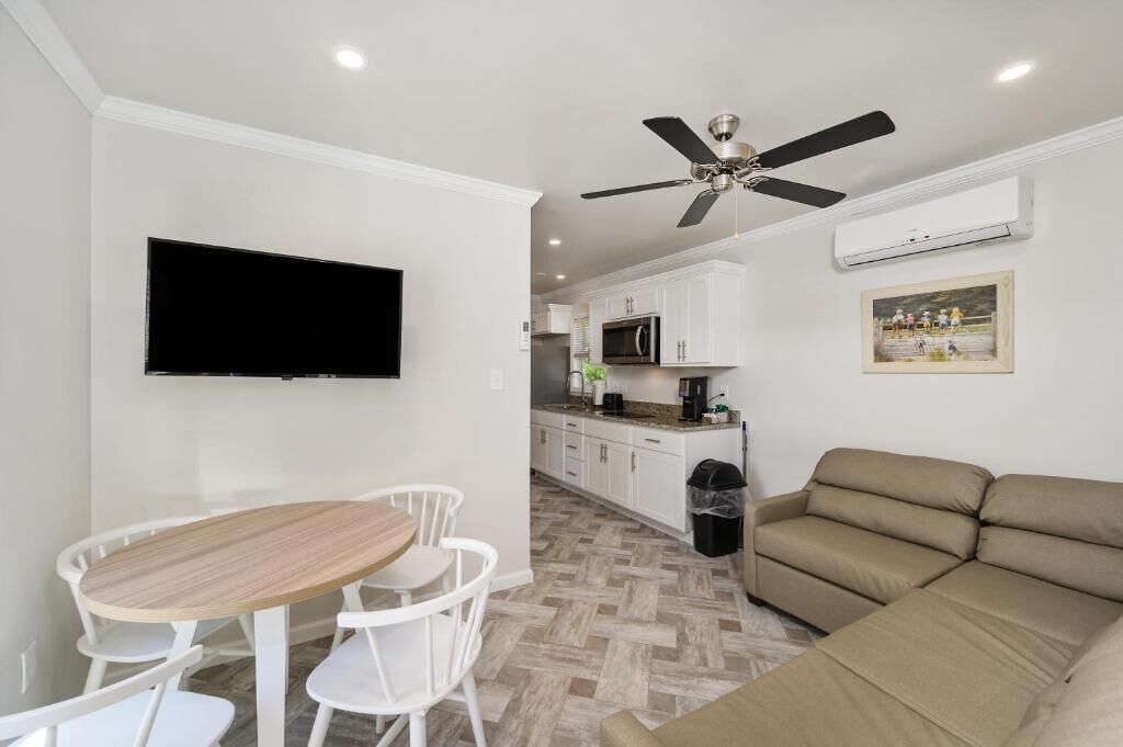 House, Multiple Beds, Pets allowed | Living area