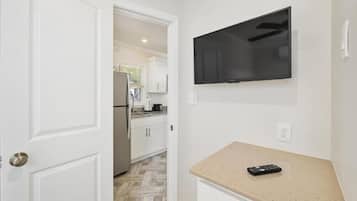 House, Multiple Beds, Pets Allowed | Private kitchen