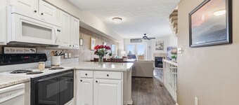 Condo with Amazing Views of Downtown Maryville and Smoky Mountains