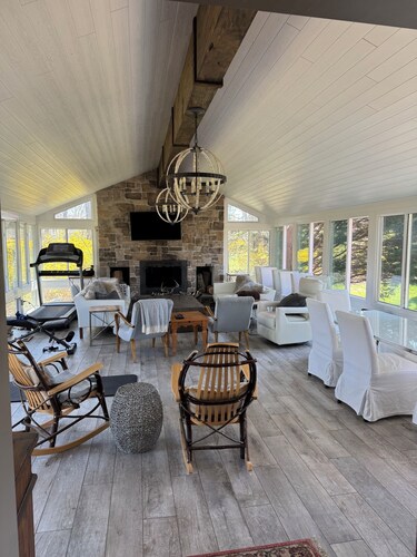 Spacious 4-bedroom in Morristown RedBulls Practice Fields and  MetLife Stadium