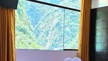 Quarto clássico, vista para a colina