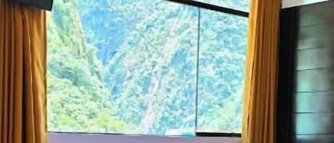 Classic Room, Hill View