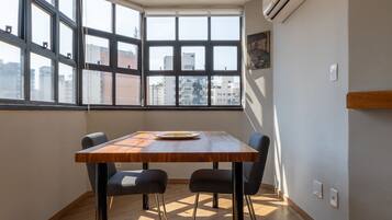 Apartamento clássico | Opções para refeição