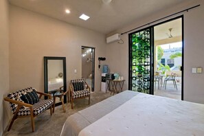 2 bedrooms, WiFi, bed sheets - Casa Artista Nah: Art Oasis + Pool (Mérida)
