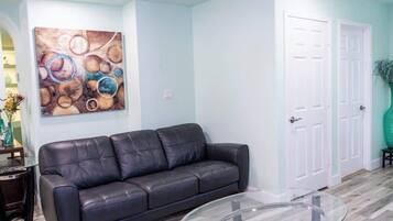 House, Multiple Beds, Pool Access (Blizzards Lighthouse) | Living area