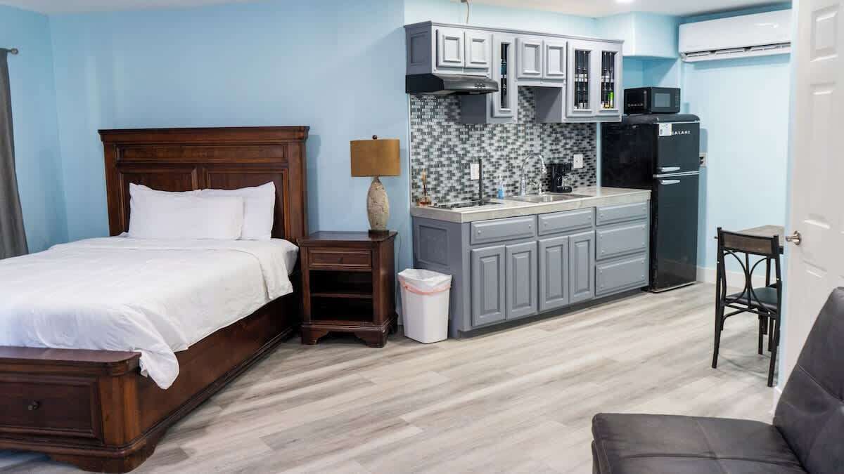 House, Multiple Beds, Pool Access (Blizzards Lighthouse)