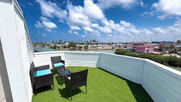 Hus - flere senge - adgang til pool (Blizzards Lighthouse) | Overnatningsstedets område