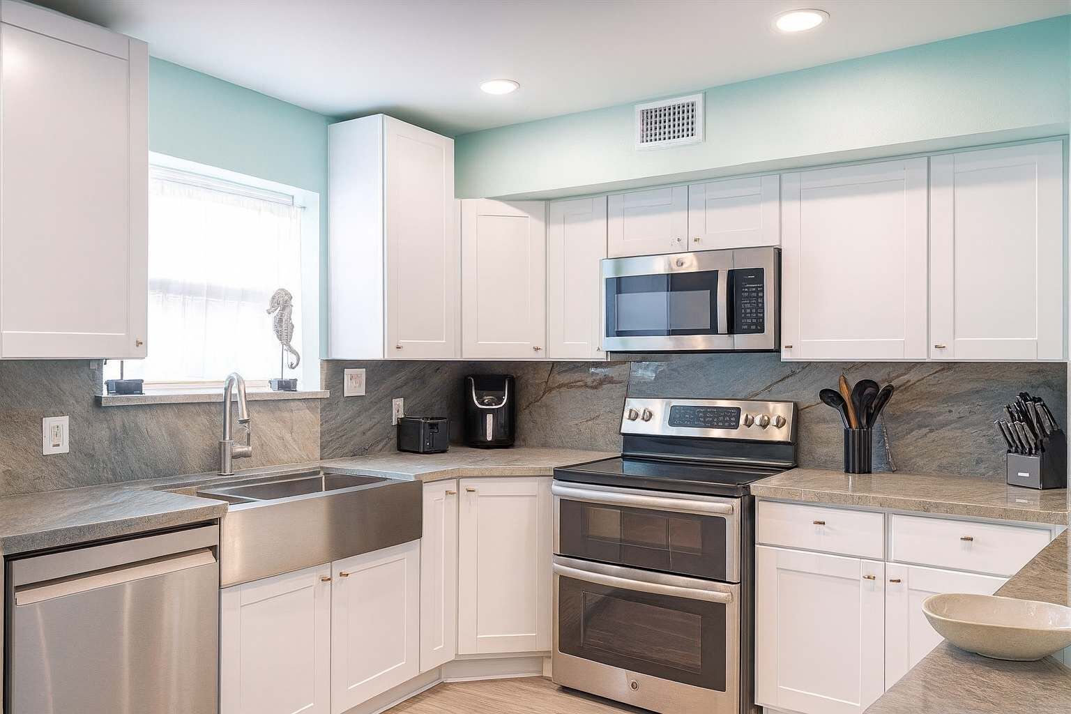 Hus, flere senger, adgang til basseng (Blizzards Lighthouse) | Eget kjøkken