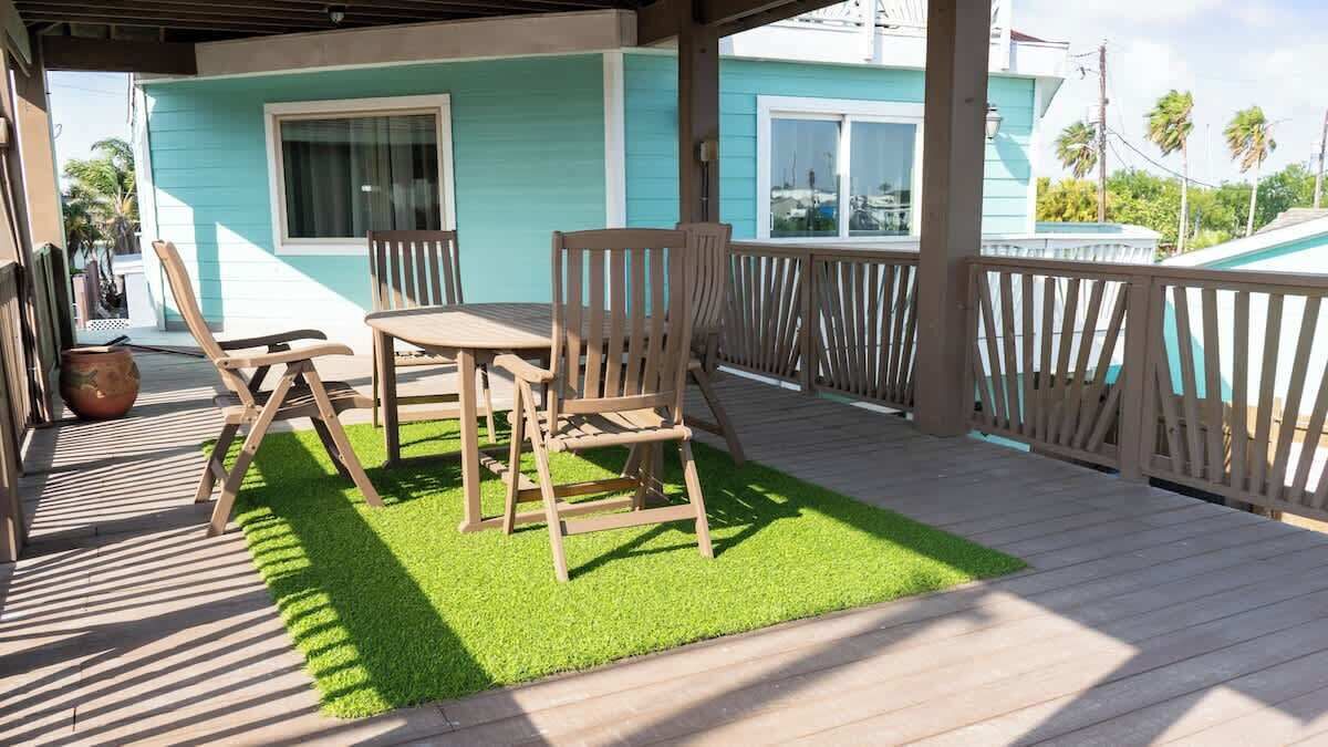 屋外ダイニングエリア