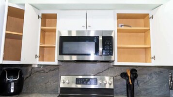 House, Multiple Beds, Pool Access (Blizzards Lighthouse) | Private kitchen