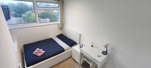 Room - Room-cosy Small Double Room in Quiet Sha (Chelmsford)