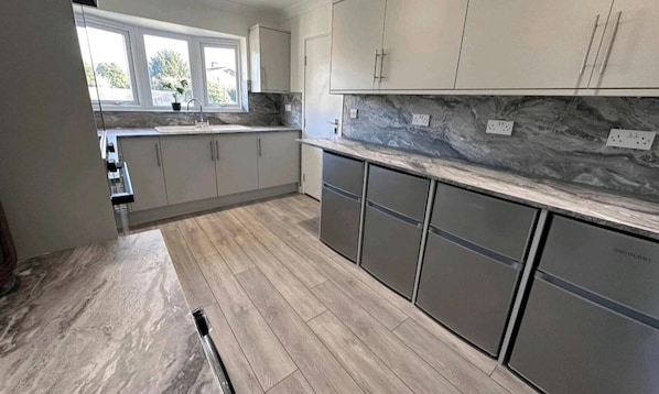 Private kitchen - Room-cosy Small Double Room in Quiet Sha (Chelmsford)