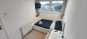 Room - Room-cosy Small Double Room in Quiet Sha (Chelmsford)