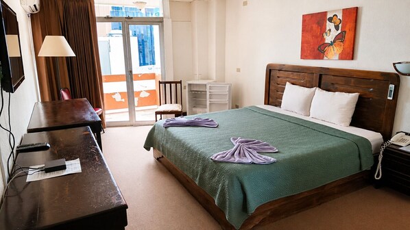 Standard Double Room, Balcony, City View - Hotel El Maragato (San José)