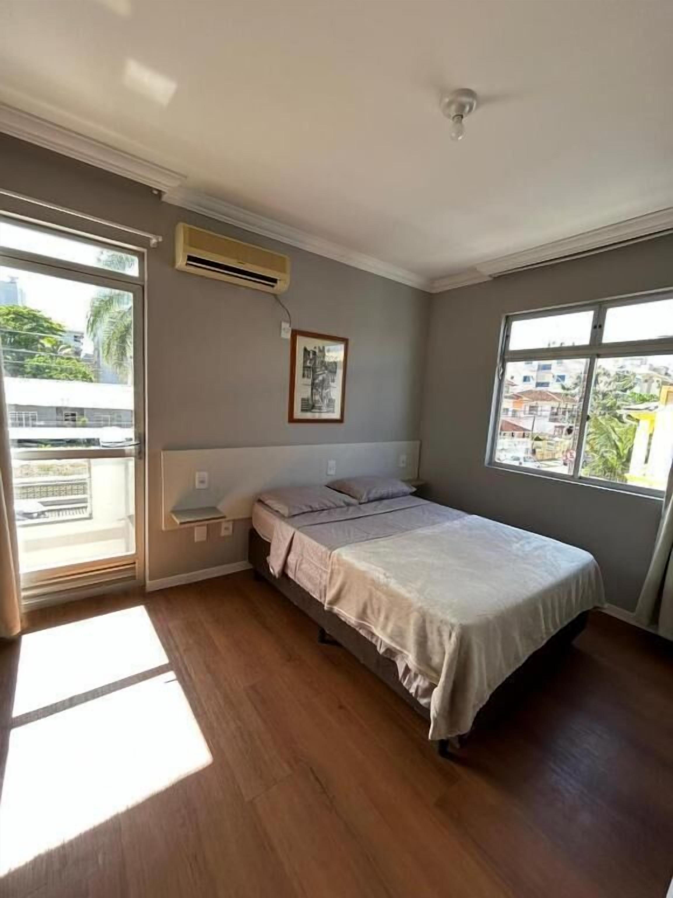 Family Room, Balcony