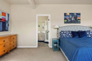 3 bedrooms, desk, iron/ironing board, WiFi